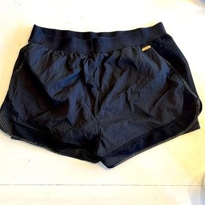 Alala black gym short